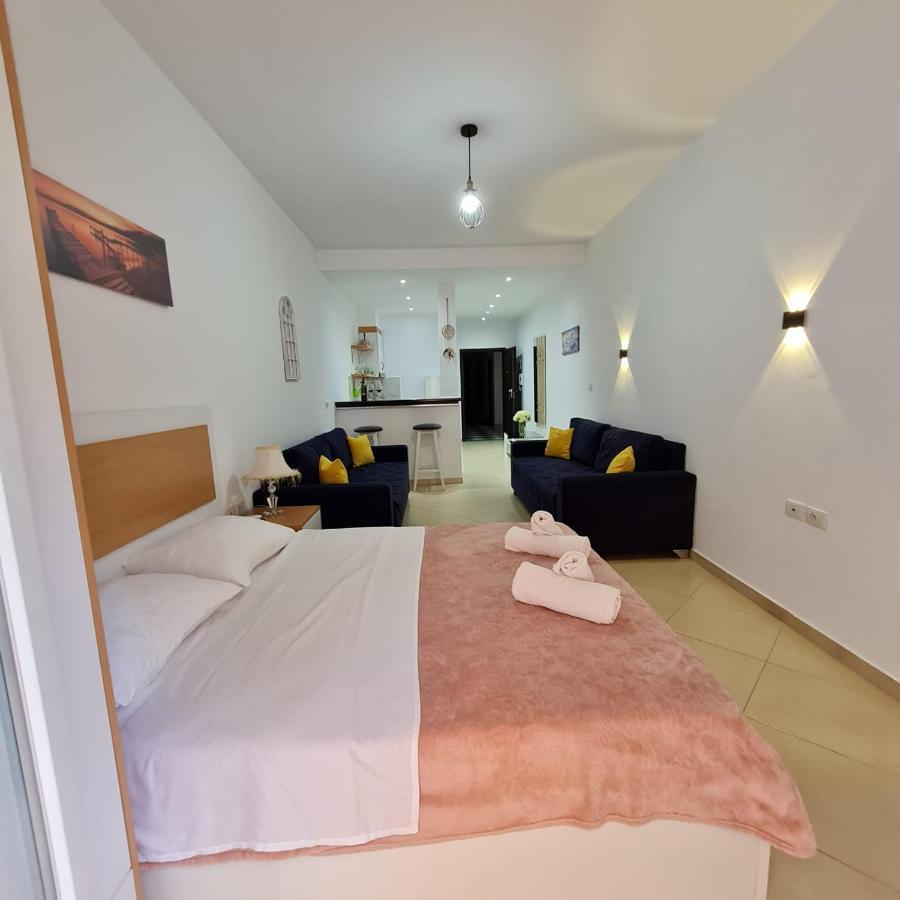 Studio By The Beach - Vlore Bagian luar foto