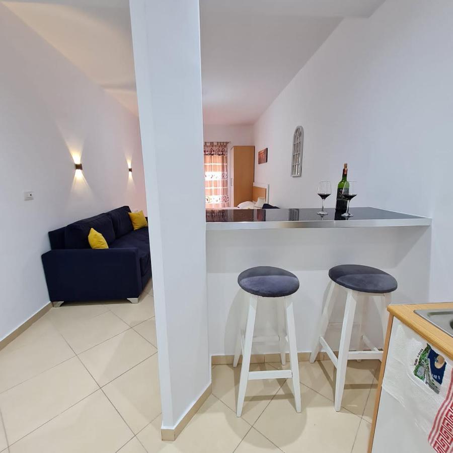 Studio By The Beach - Vlore Bagian luar foto