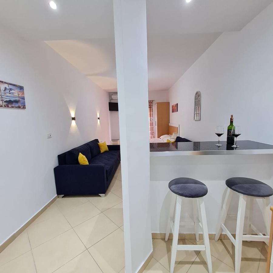 Studio By The Beach - Vlore Bagian luar foto
