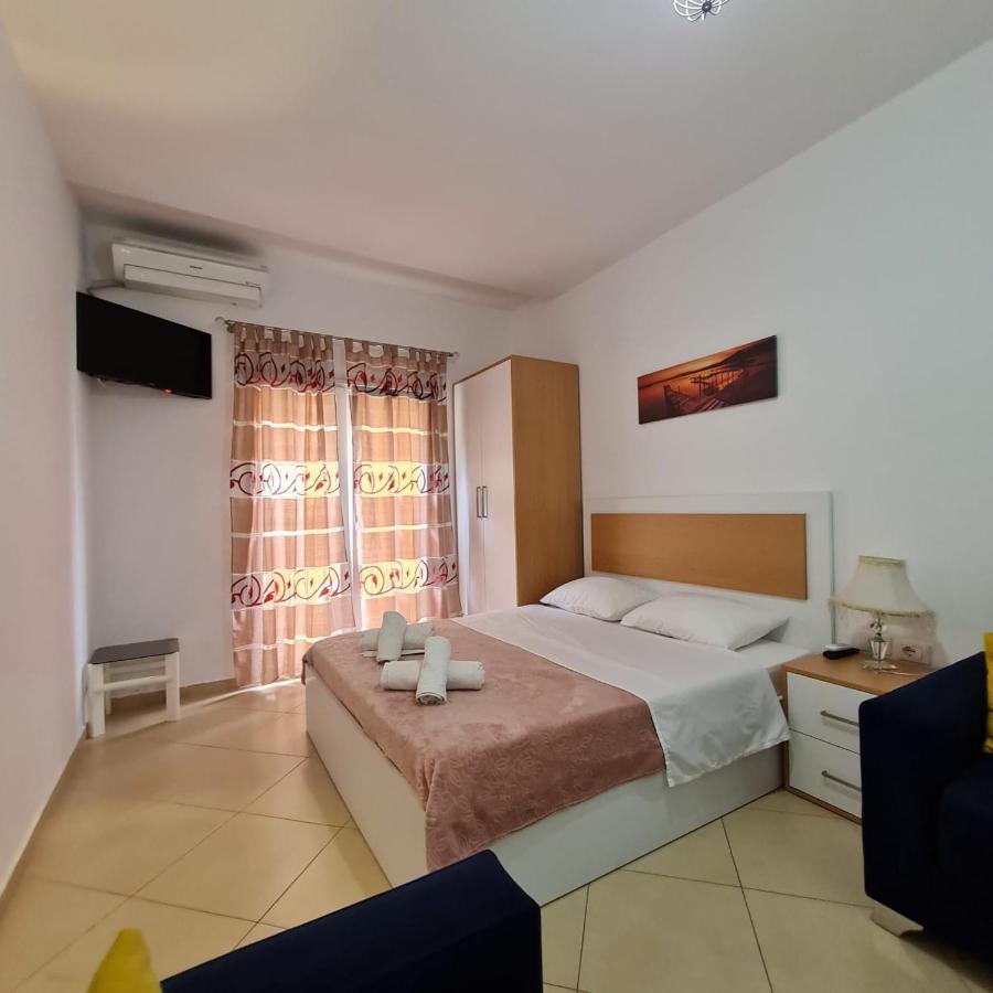 Studio By The Beach - Vlore Bagian luar foto