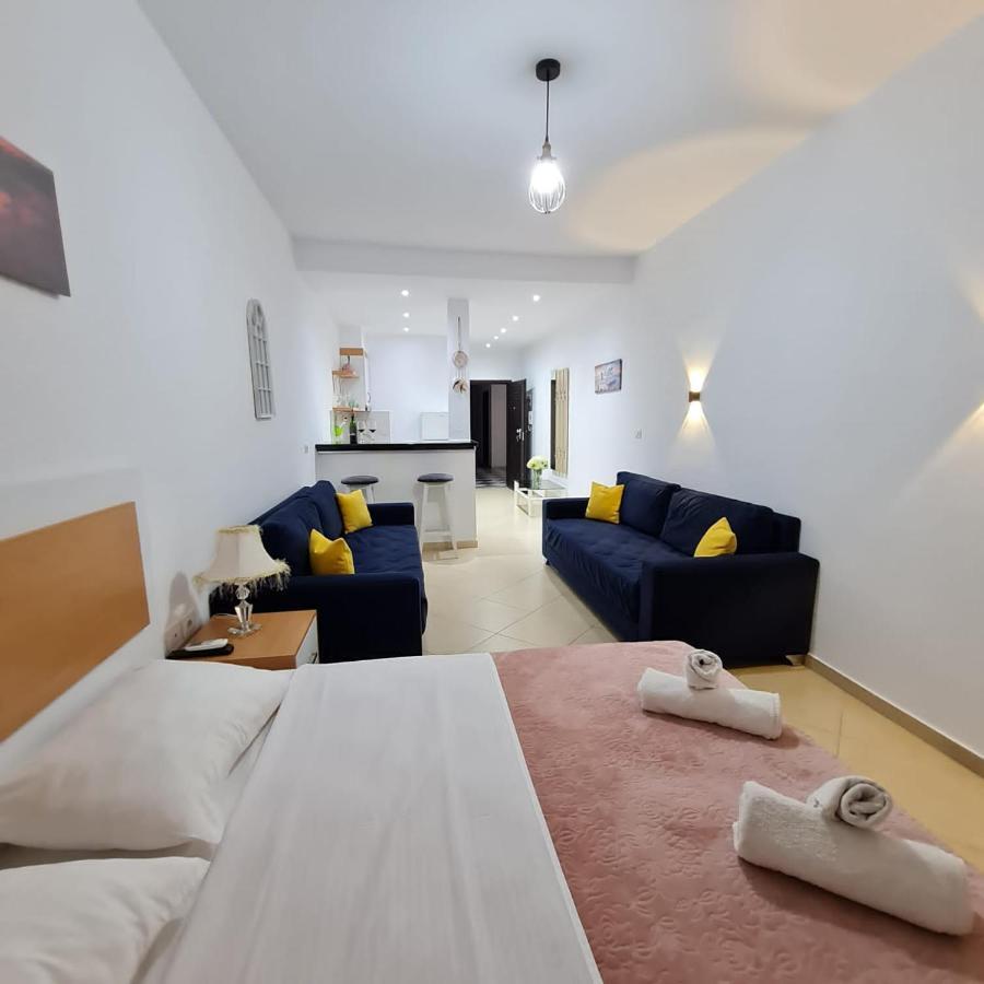 Studio By The Beach - Vlore Bagian luar foto