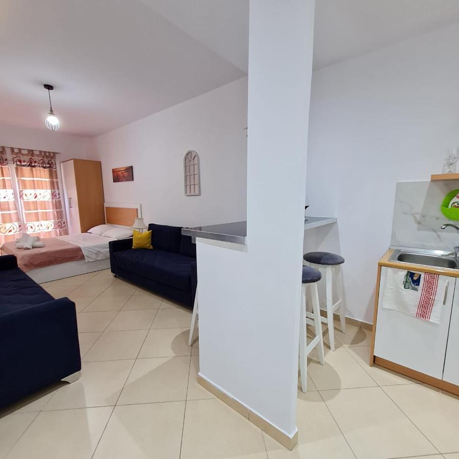 Studio By The Beach - Vlore Bagian luar foto