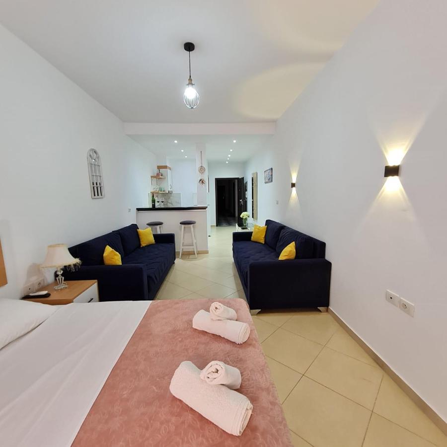 Studio By The Beach - Vlore Bagian luar foto