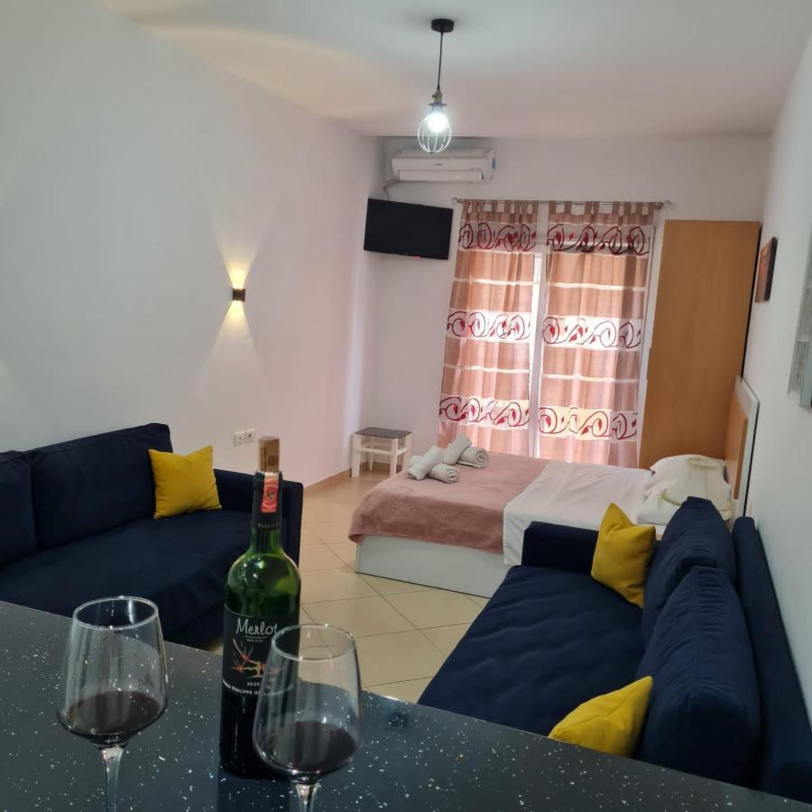Studio By The Beach - Vlore Bagian luar foto