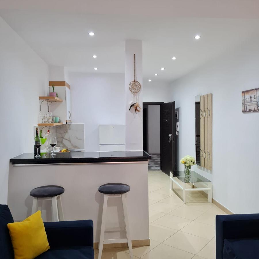 Studio By The Beach - Vlore Bagian luar foto