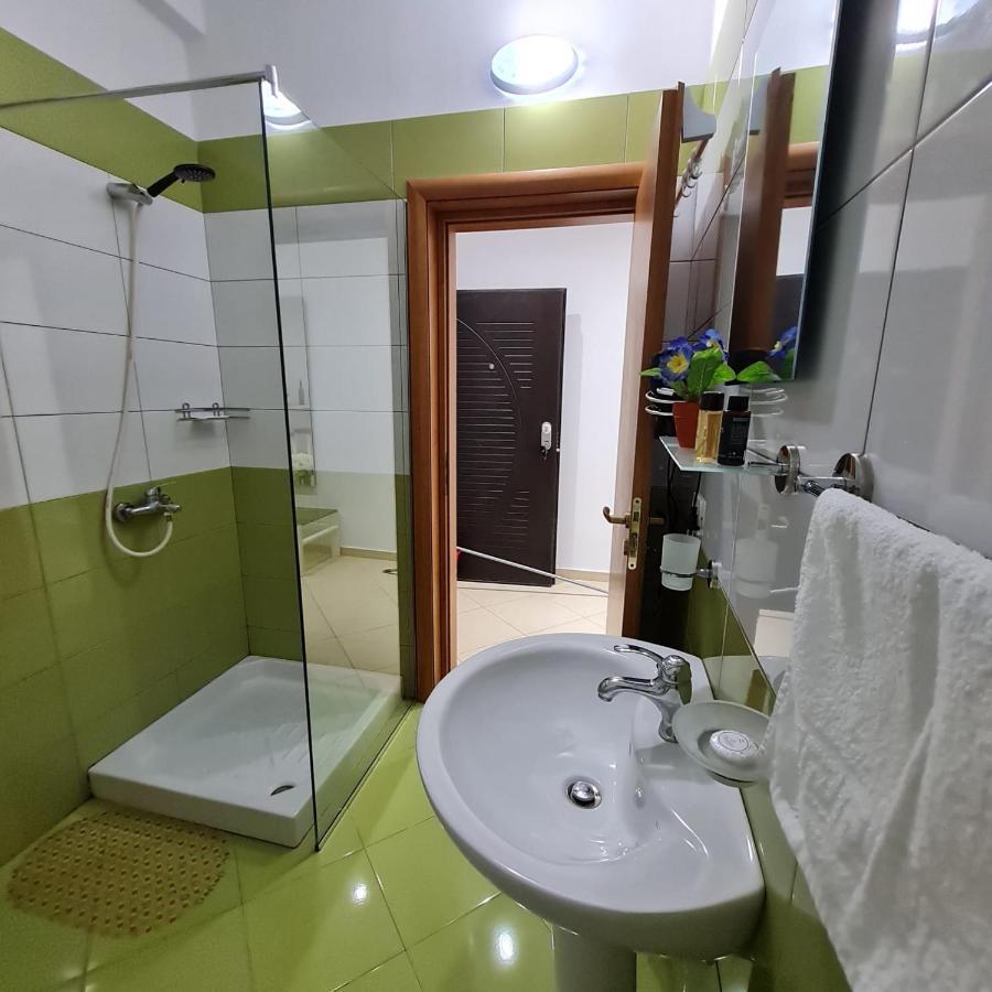 Studio By The Beach - Vlore Bagian luar foto